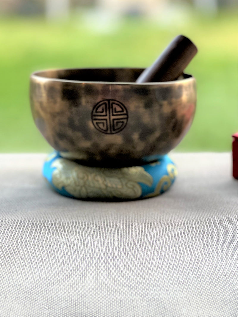 Full Moon Singing Bowl with Cushion and Mallet, 5 inch