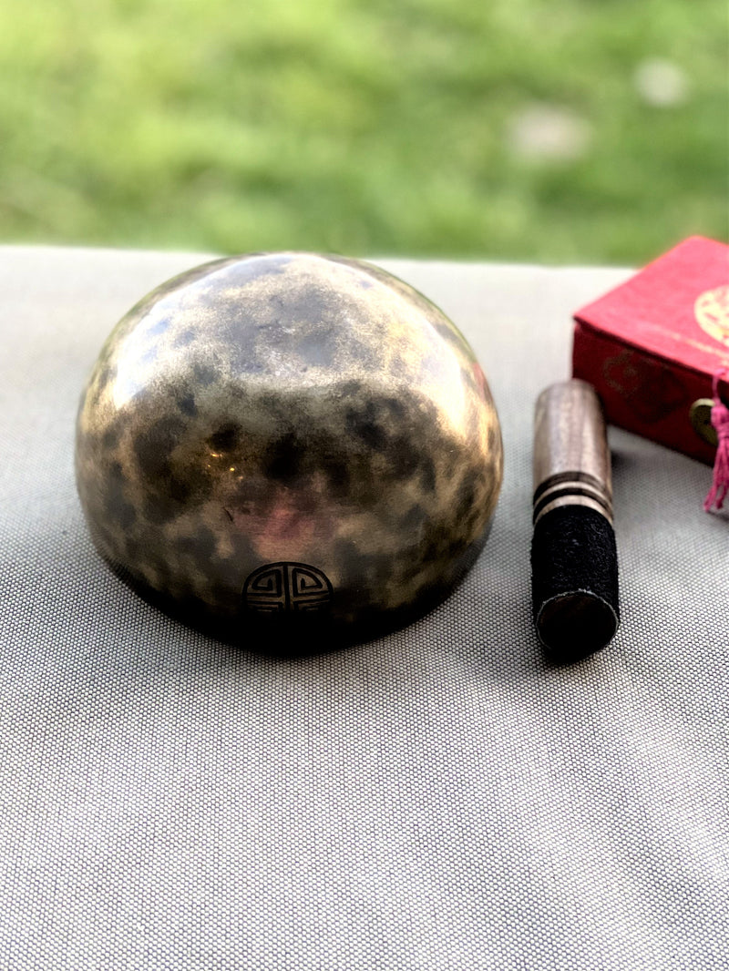 Full Moon Singing Bowl with Cushion and Mallet, 5 inch